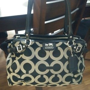 🔥🔥Gently used coach bag medium size💣